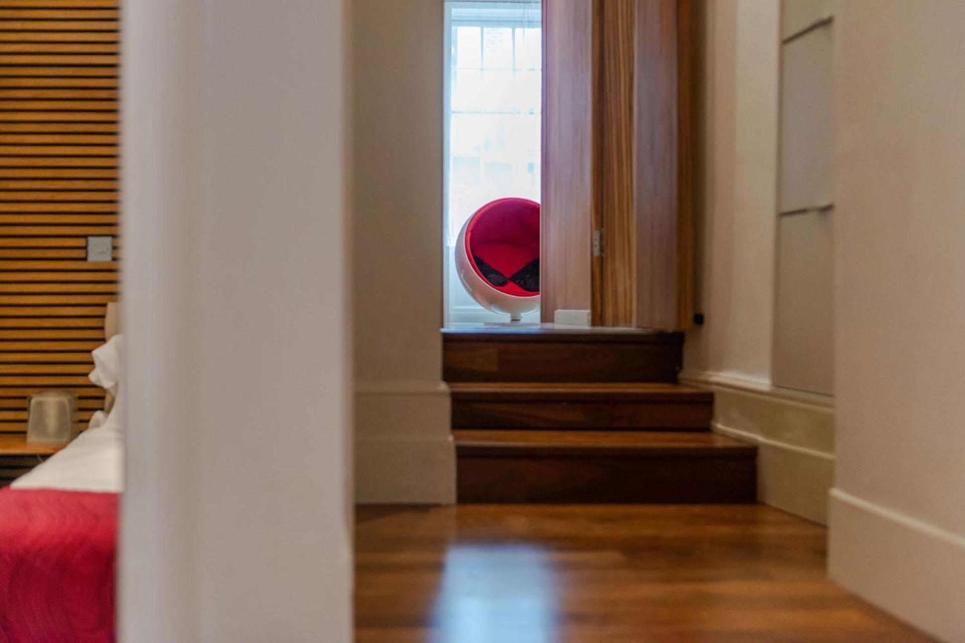 The "Red Room Apartment" - Fitzrovia - By Frankie Says Londýn Exteriér fotografie